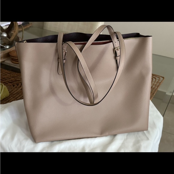 Coach - Picture 2 of 2